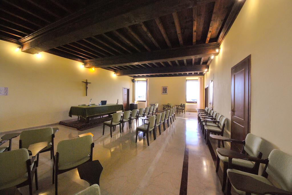 Villa Santa Maria Dell'Arco - Centro Oreb Cazzago San Martino ภายนอก รูปภาพ