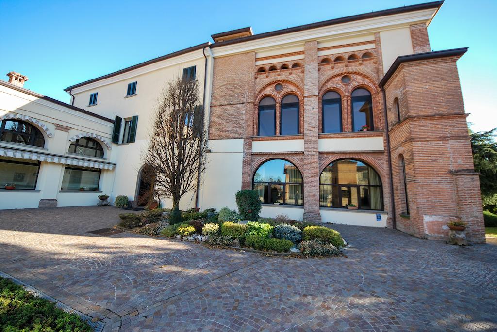 Villa Santa Maria Dell'Arco - Centro Oreb Cazzago San Martino ภายนอก รูปภาพ