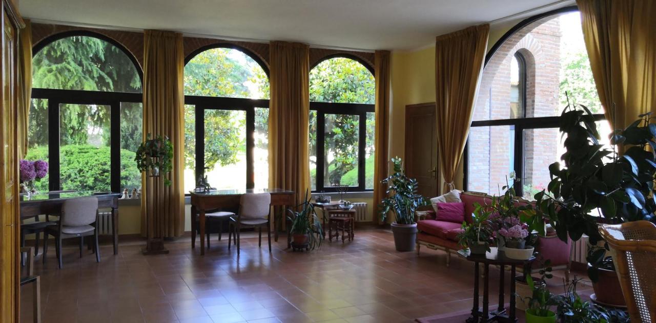 Villa Santa Maria Dell'Arco - Centro Oreb Cazzago San Martino ภายนอก รูปภาพ