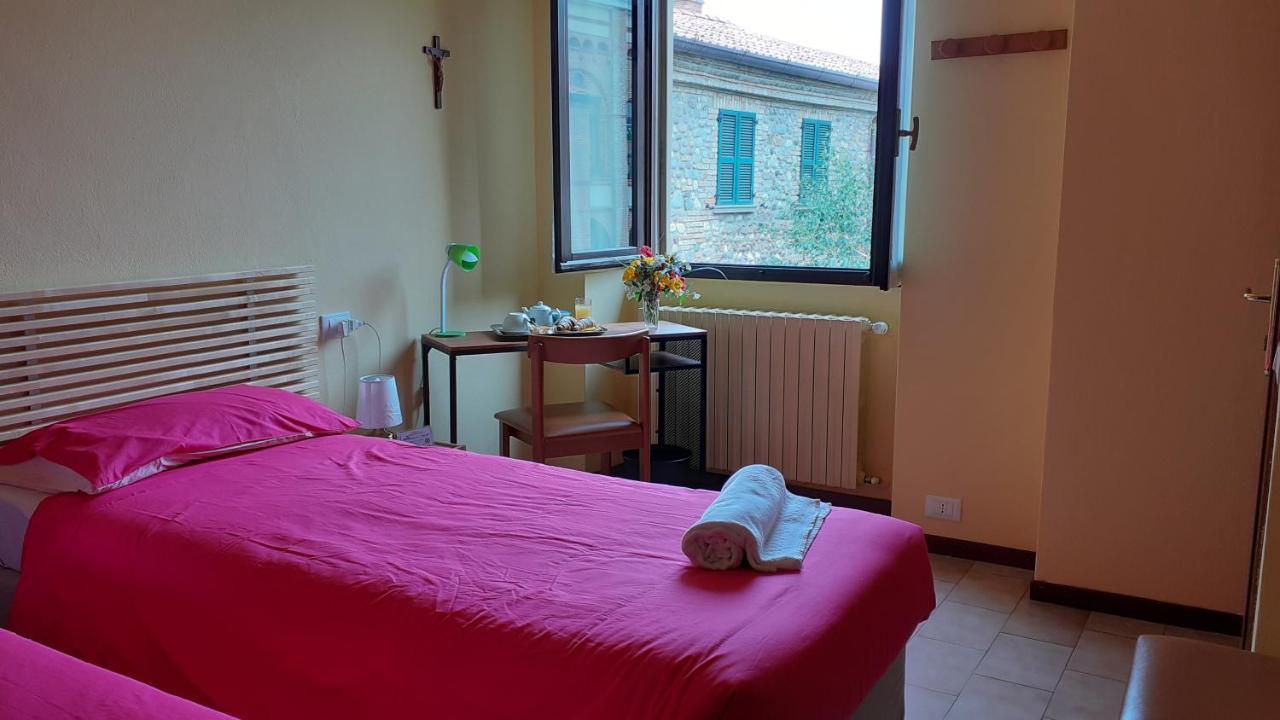 Villa Santa Maria Dell'Arco - Centro Oreb Cazzago San Martino ภายนอก รูปภาพ